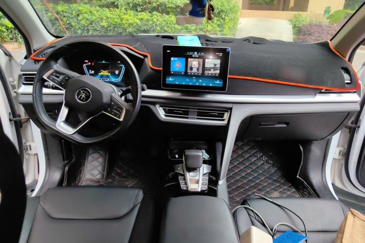 Used BYD Song Pro 2019 1.5T Automatic Luxury Model Center Console