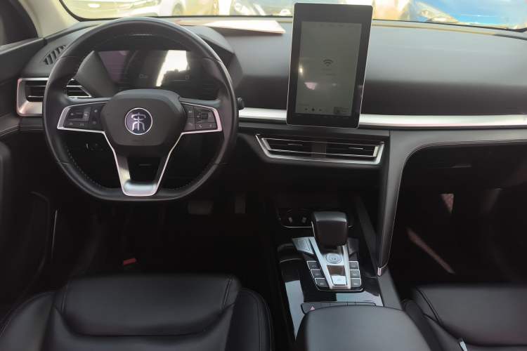 Used BYD Song Pro 2019 1.5T Automatic Luxury Model Center Console