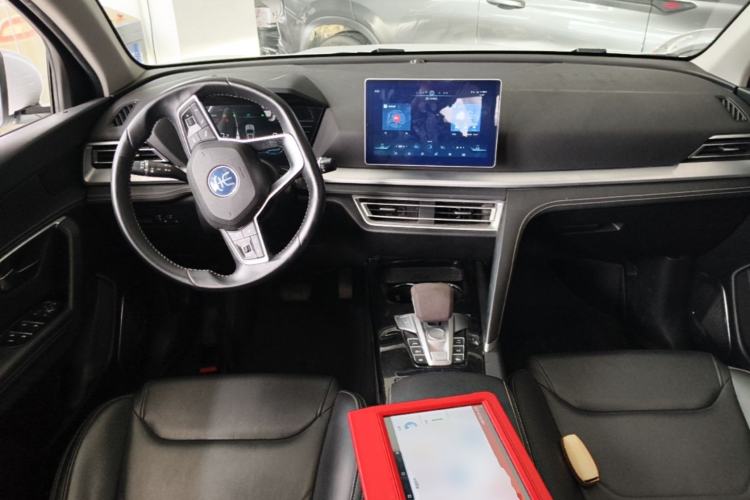 Used BYD Song Pro 2019 1.5T Automatic Luxury Model Center Console