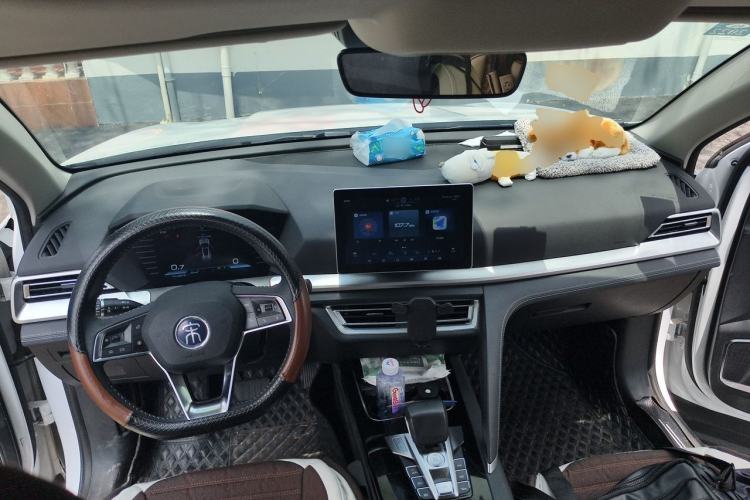 Used BYD Song Pro 2019 1.5T Automatic Luxury Model Center Console