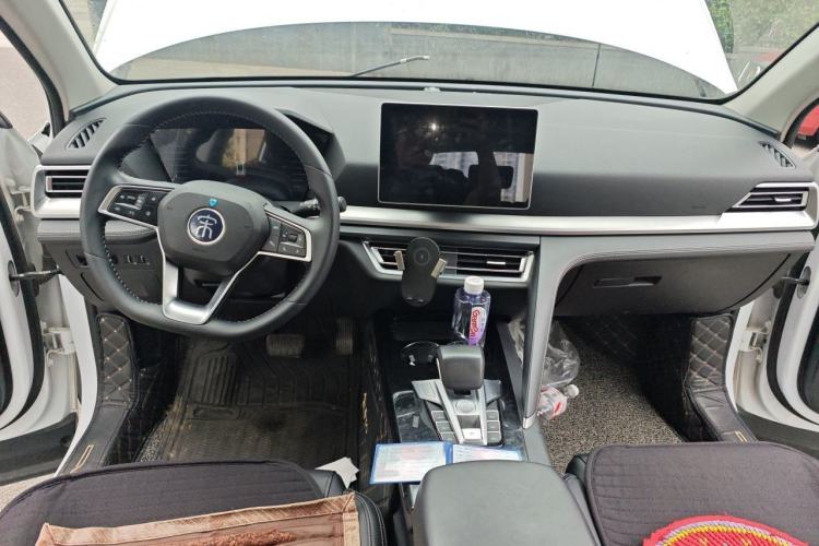 Used BYD Song Pro 2019 1.5T Automatic Luxury Model Center Console