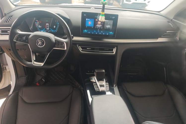 Used BYD Song Pro 2019 1.5T Automatic Luxury Model Center Console