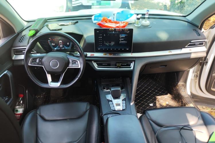 Used BYD Song Pro 2019 1.5T Automatic Luxury Model Center Console