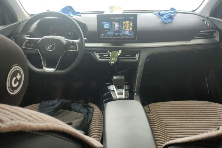 Used BYD Song Pro 2019 1.5T Automatic Luxury Model Center Console