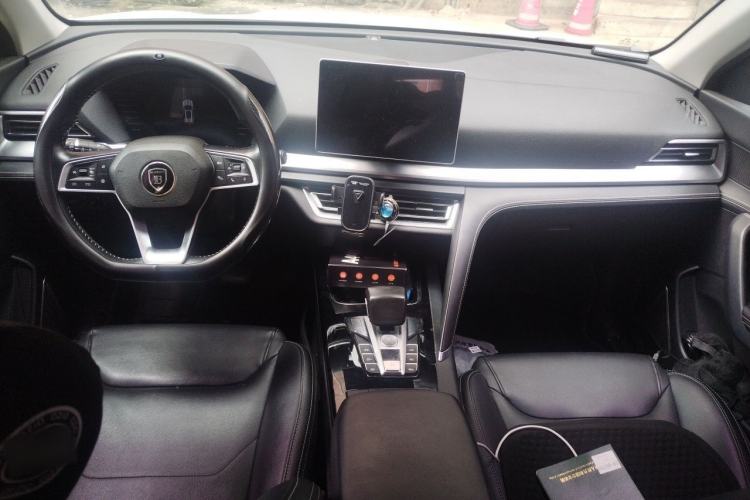 Used BYD Song Pro 2019 1.5T Automatic Luxury Model Center Console