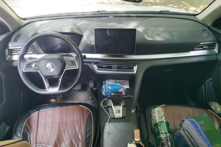 Used BYD Song Pro 2019 1.5T Automatic Luxury Model Center Console