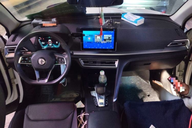 Used BYD Song Pro 2019 1.5T Automatic Luxury Model Center Console