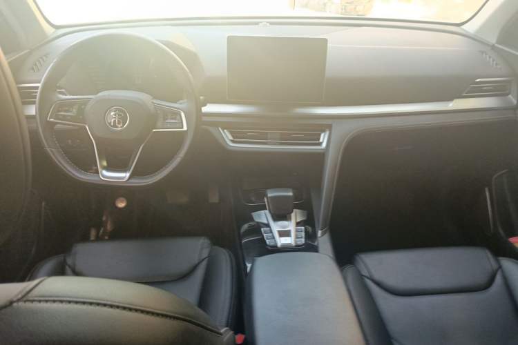 Used BYD Song Pro 2019 1.5T Automatic Luxury Model Center Console
