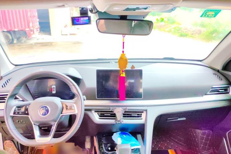 Used BYD Song Pro 2019 1.5T Automatic Luxury Model Center Console