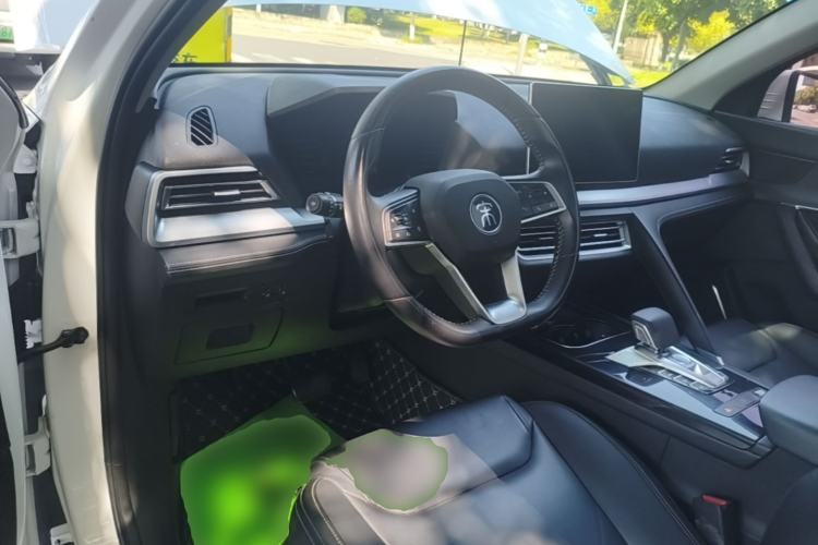 Used BYD Song Pro 2019 1.5T Automatic Luxury Model Center Console