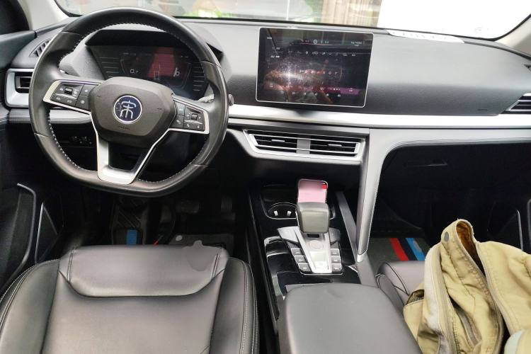 Used BYD Song Pro 2019 1.5T Automatic Luxury Model Center Console