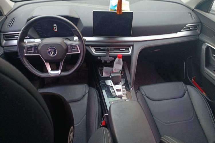 Used BYD Song Pro 2019 1.5T Automatic Luxury Model Center Console