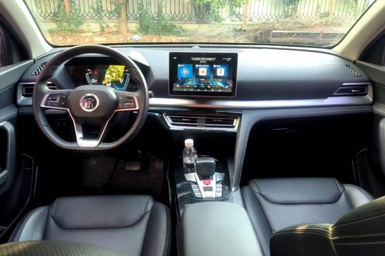 Used BYD Song Pro 2019 1.5T Automatic Prestige Model Center Console