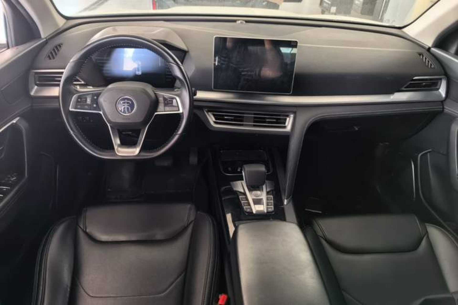 Used BYD Song Pro 2019 1.5T Automatic Luxury Model Center Console