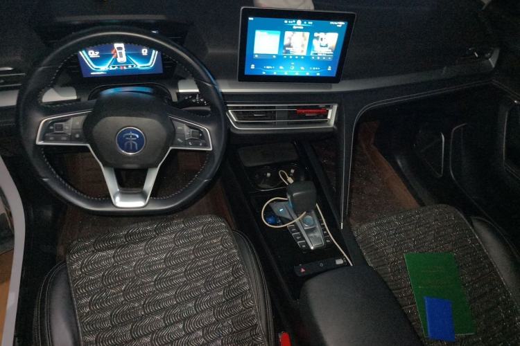 Used BYD Song Pro 2019 1.5T Automatic Luxury Model Center Console