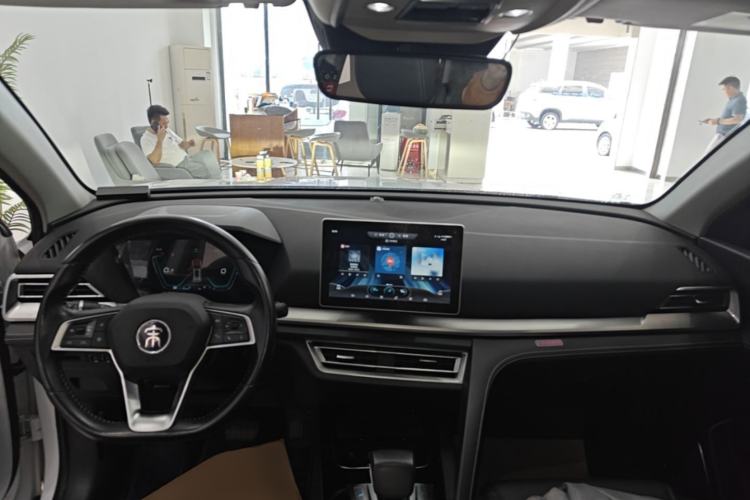 Used BYD Song Pro 2019 1.5T Automatic Prestige Model Center Console