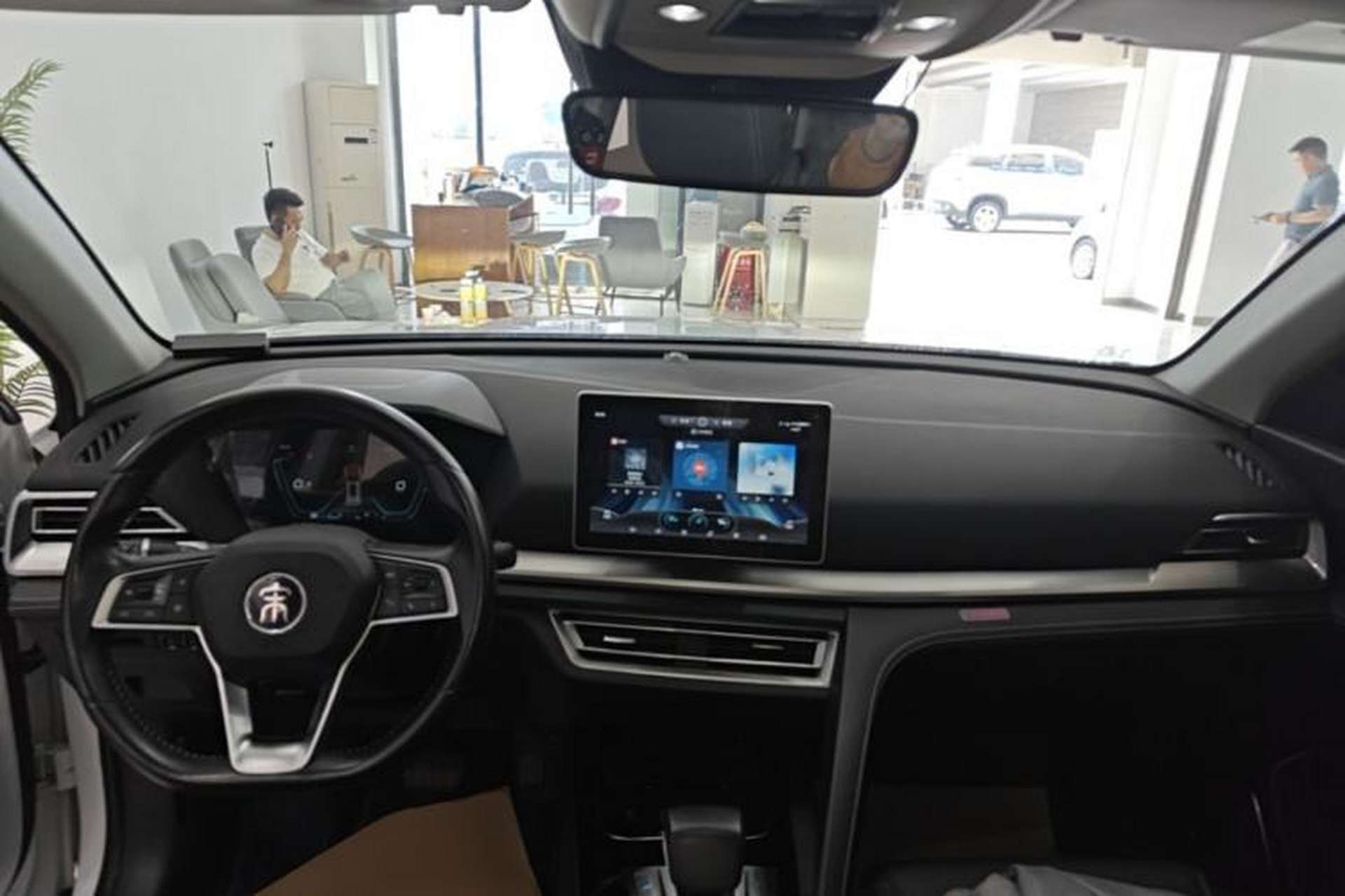 Used BYD Song Pro 2019 1.5T Automatic Prestige Model Center Console
