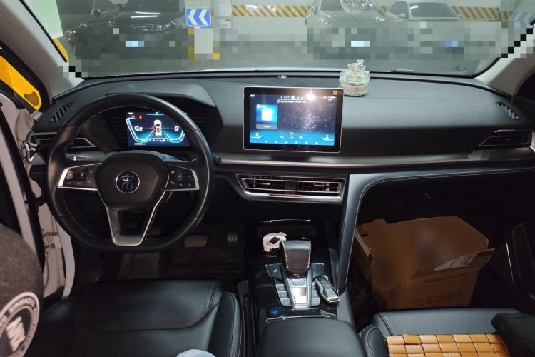 Used BYD Song Pro 2019 1.5T Automatic Luxury Model Center Console
