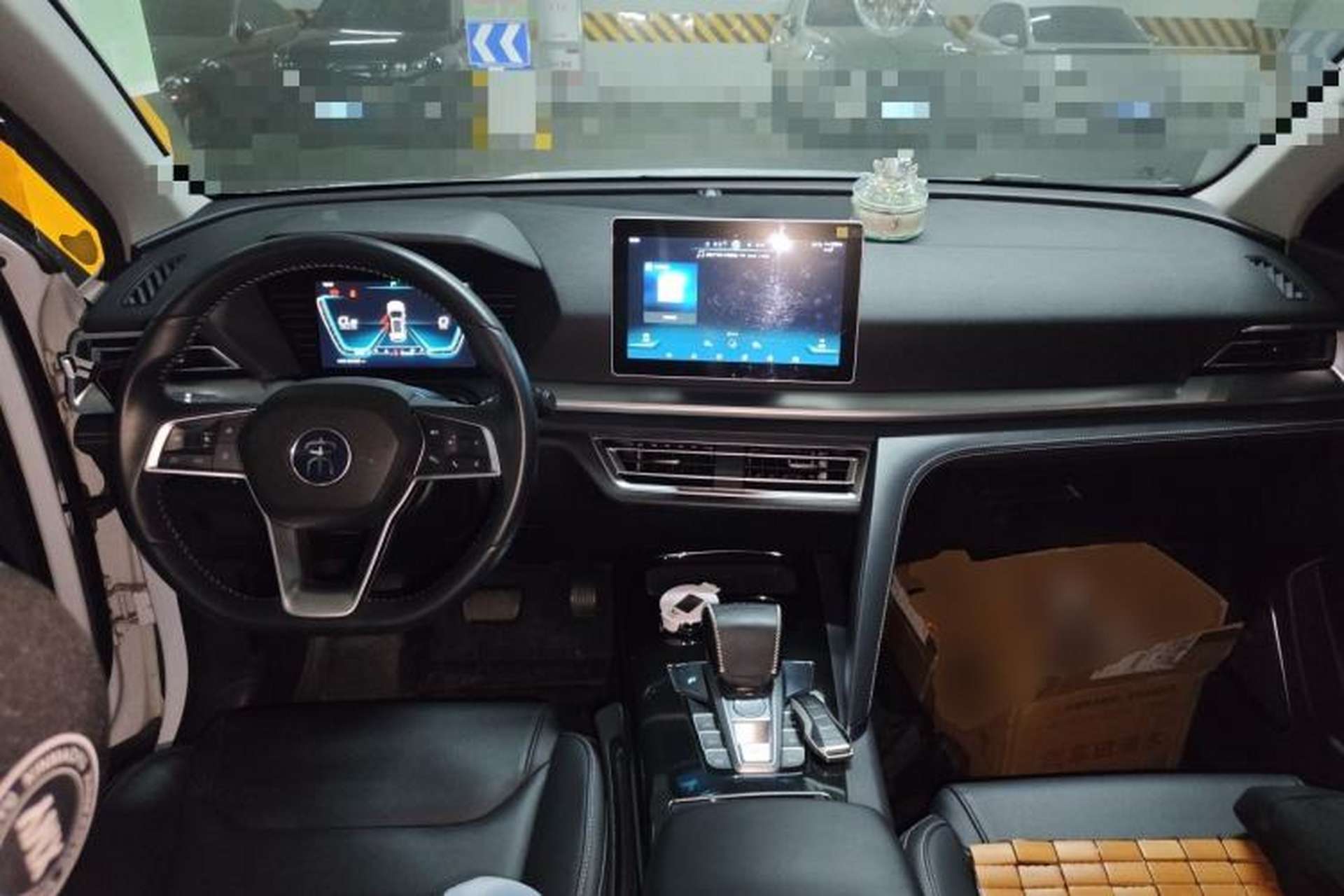 Used BYD Song Pro 2019 1.5T Automatic Luxury Model Center Console