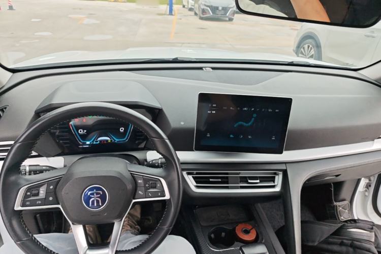 Used BYD Song Pro 2019 1.5T Automatic Luxury Model Center Console