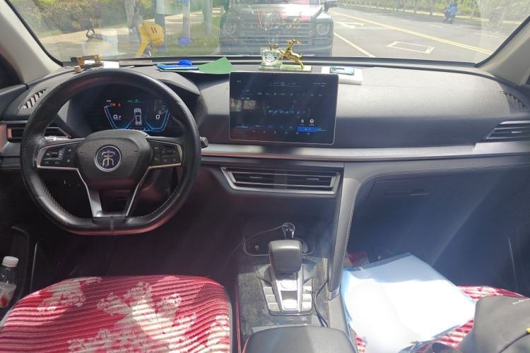 Used BYD Song Pro 2019 1.5T Automatic Luxury Model Center Console