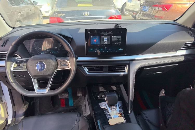Used BYD Song Pro 2019 1.5T Automatic Luxury Model Center Console