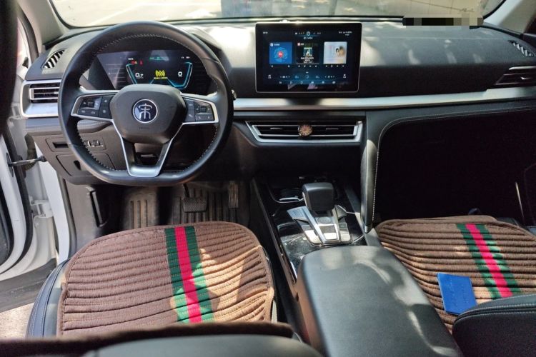 Used BYD Song Pro 2019 1.5T Automatic Luxury Model Center Console