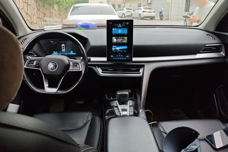 Used BYD Song Pro 2019 1.5T Automatic Luxury Model Center Console