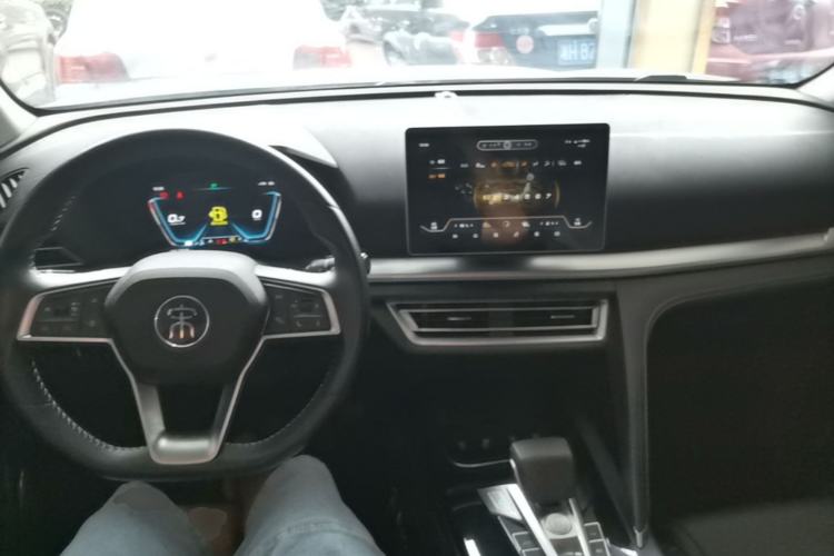 Used BYD Song Pro 2019 1.5T Automatic Luxury Model Center Console