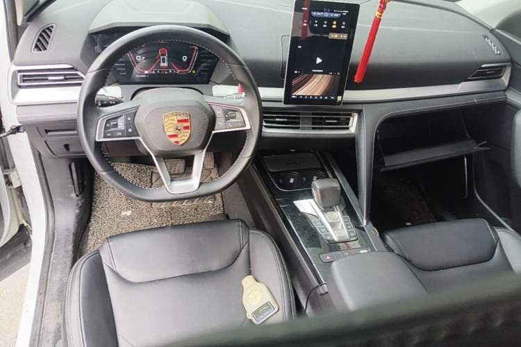 Used BYD Song Pro 2019 1.5T Automatic Luxury Model Center Console