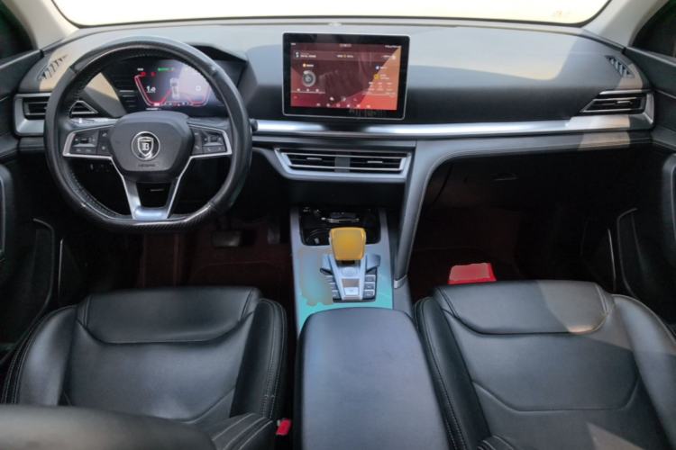Used BYD Song Pro 2019 1.5T Automatic Luxury Model Center Console