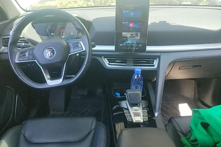 Used BYD Song Pro 2019 1.5T Automatic Luxury Model Center Console