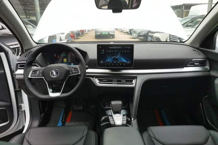 Used BYD Song Pro 2019 1.5T Automatic Luxury Model Center Console