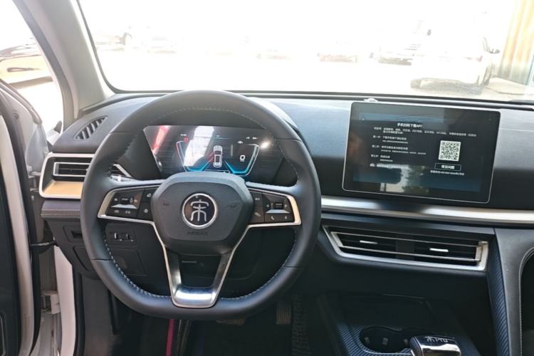 Used BYD Song Pro 2019 1.5T Automatic Luxury Model Center Console