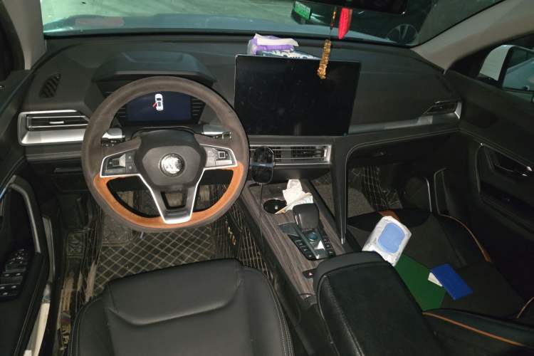 Used BYD Song Pro 2019 1.5T Automatic Luxury Model Center Console