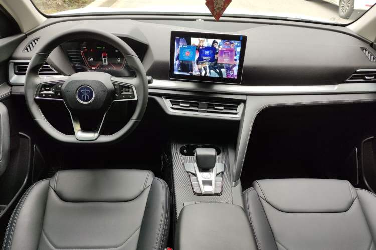 Used BYD Song Pro 2019 1.5T Automatic Luxury Model Center Console