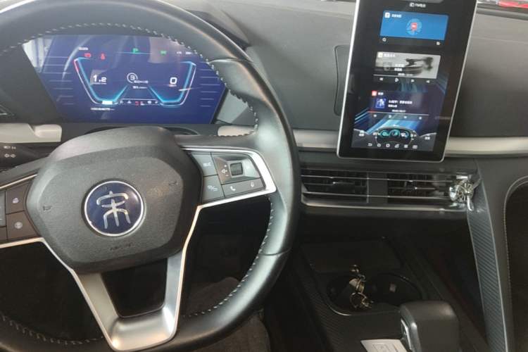Used BYD Song Pro 2019 1.5T Automatic Luxury Model Center Console