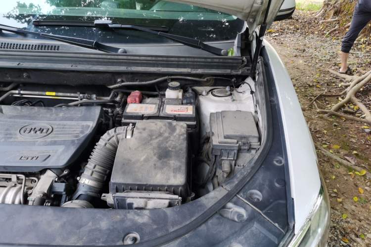 Used BYD Song Pro 2019 1.5T Automatic Luxury Model Engine Bay Left