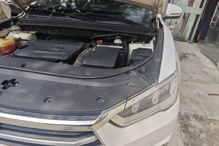 Used BYD Song Pro 2019 1.5T Automatic Luxury Model Engine Bay Left