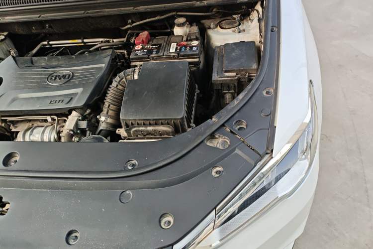 Used BYD Song Pro 2019 1.5T Automatic Prestige Model Engine Bay Left