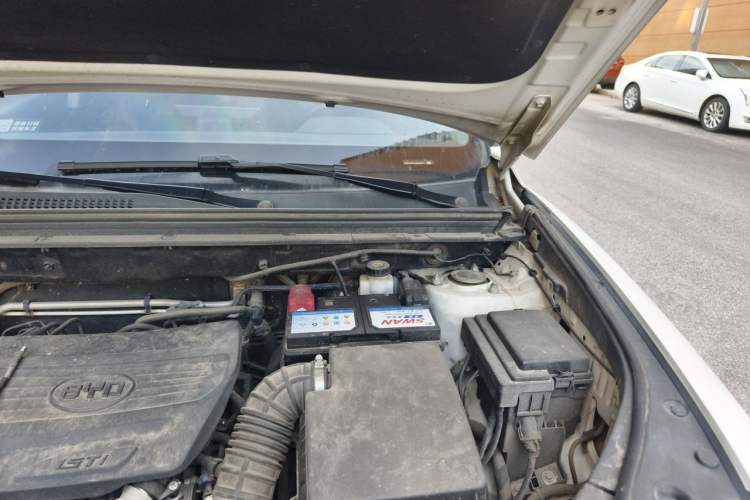 Used BYD Song Pro 2019 1.5T Automatic Luxury Model Engine Bay Left