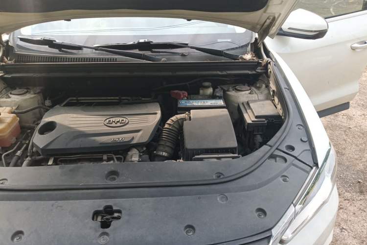 Used BYD Song Pro 2019 1.5T Automatic Prestige Model Engine Bay Left