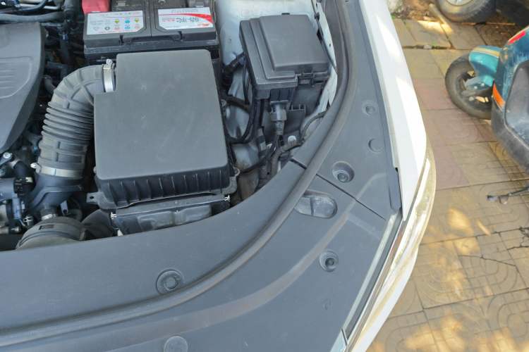Used BYD Song Pro 2019 1.5T Automatic Elite Edition Engine Bay Left