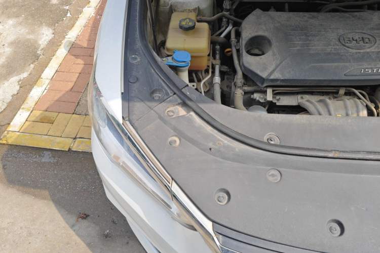 Used BYD Song Pro 2019 1.5T Automatic Elite Edition Engine Bay Right