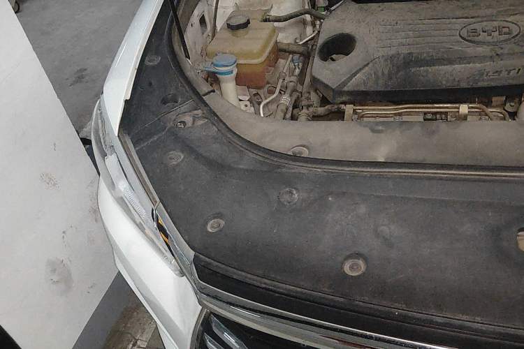 Used BYD Song Pro 2019 1.5T Automatic Luxury Model Engine Bay Right