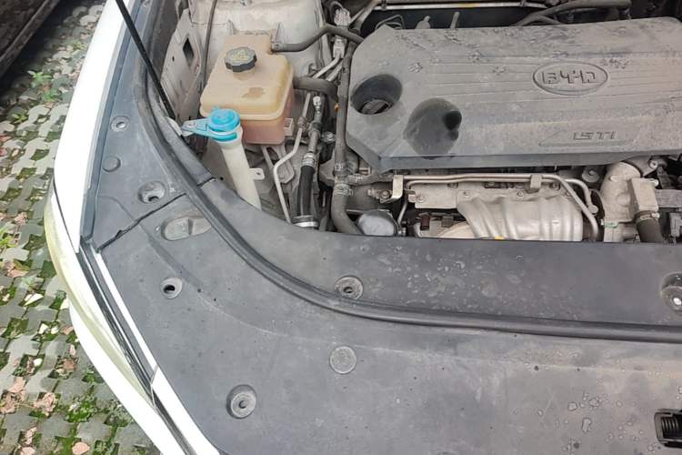 Used BYD Song Pro 2019 1.5T Automatic Elite Edition Engine Bay Right