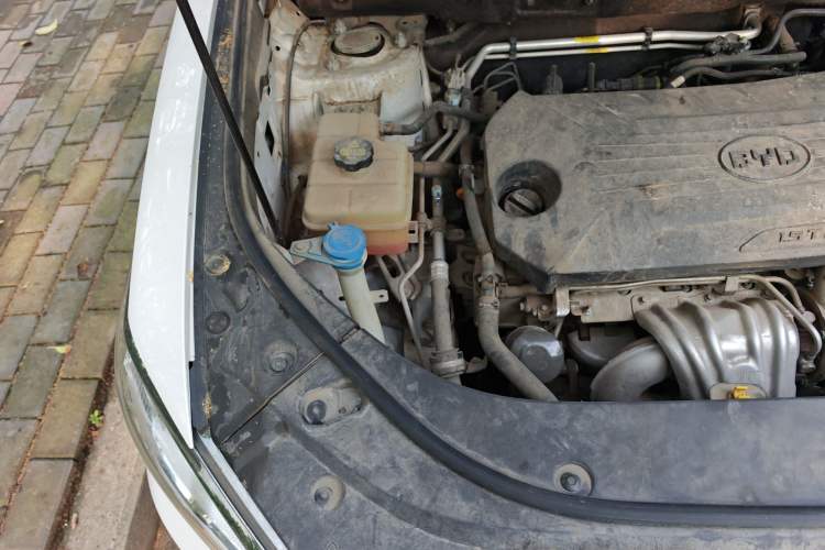 Used BYD Song Pro 2019 1.5T Automatic Luxury Model Engine Bay Right