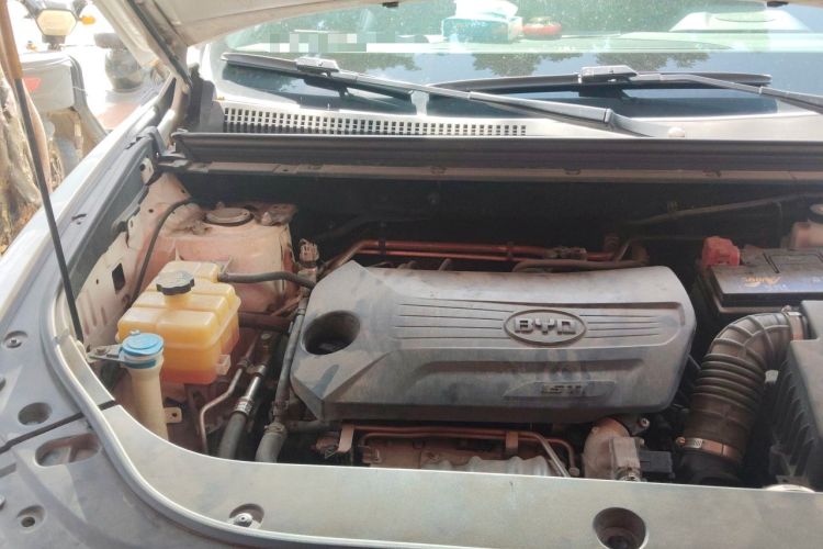 Used BYD Song Pro 2019 1.5T Automatic Luxury Model Engine Bay Right