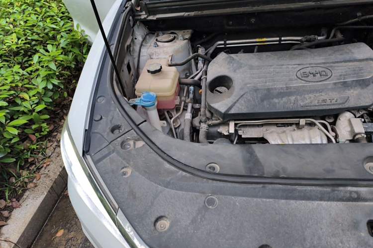 Used BYD Song Pro 2019 1.5T Automatic Elite Edition Engine Bay Right