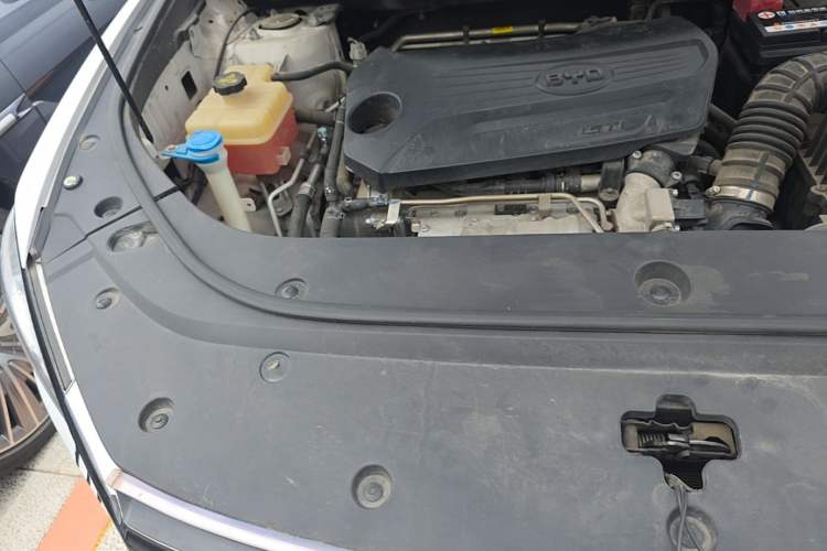 Used BYD Song Pro 2019 1.5T Automatic Luxury Model Engine Bay Right